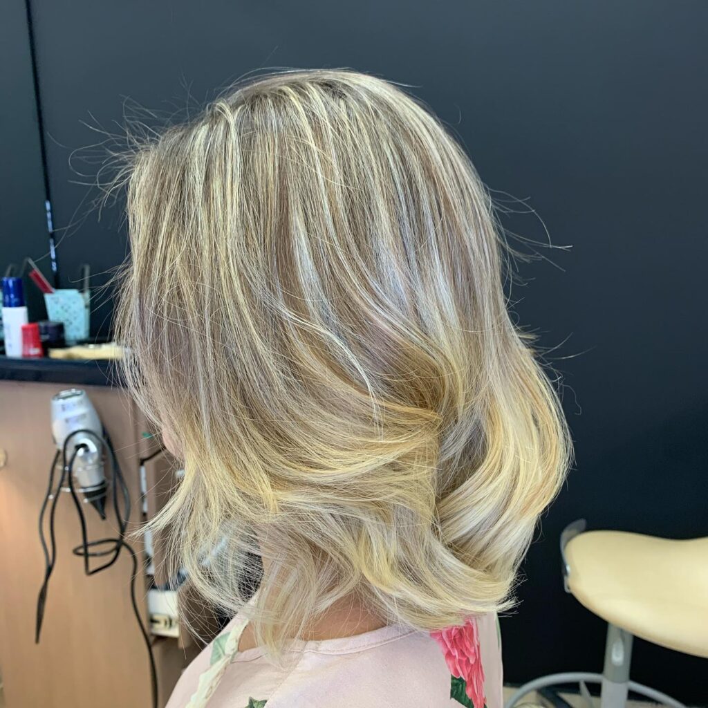 Coloração e mechas – Mazé Centro de Beleza, Jardim Bongiovani, Pres. Prudente - SP – foto 2